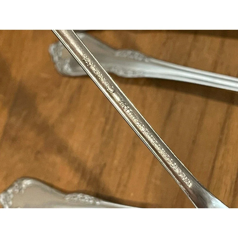8 ONEIDA MANSFIELD long TEASPOONS